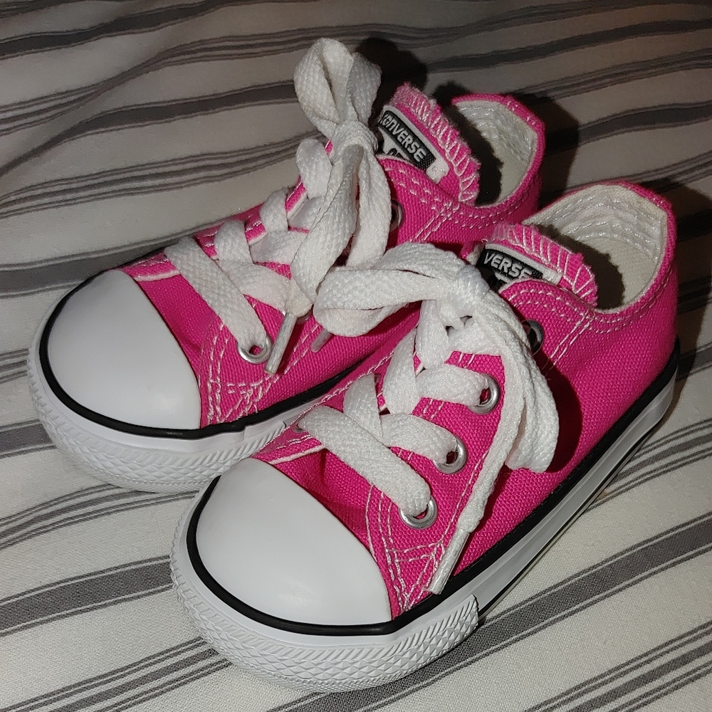 🚫SOLD🚫 Infants Pink Converse